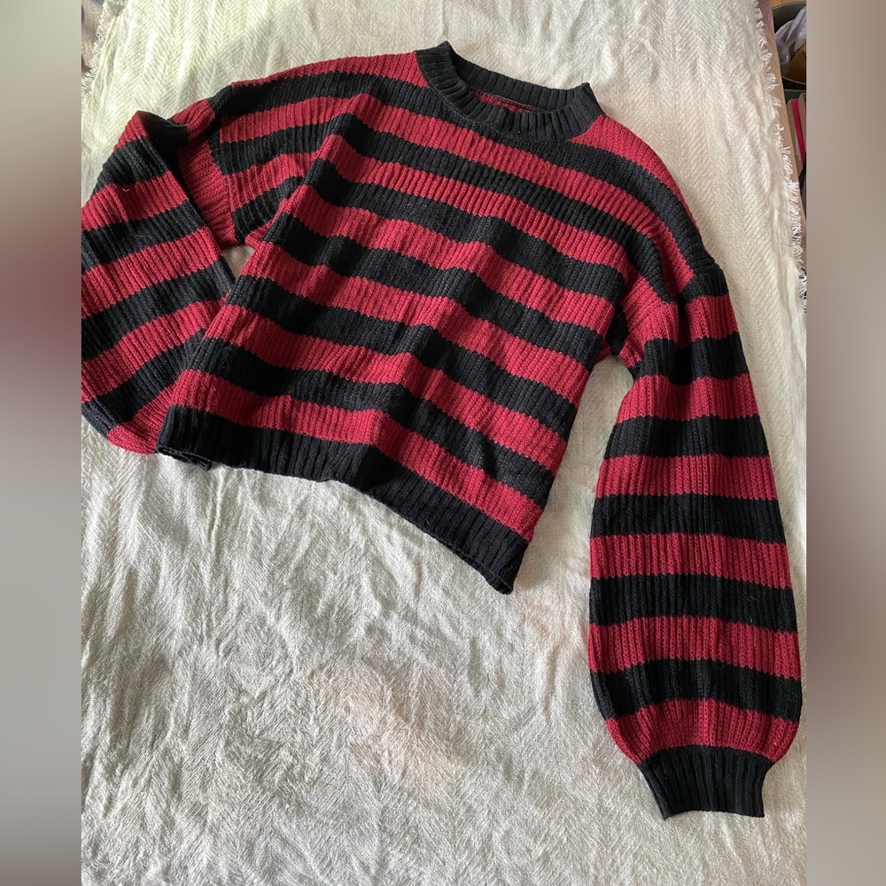 Red black striped bubble sleeve sweater, never worn